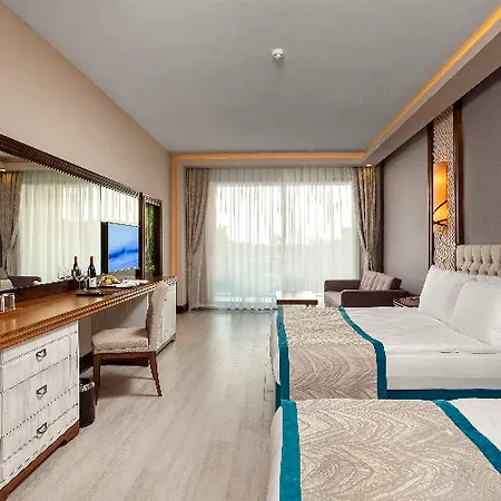 Jacaranda Beach Luxury Club