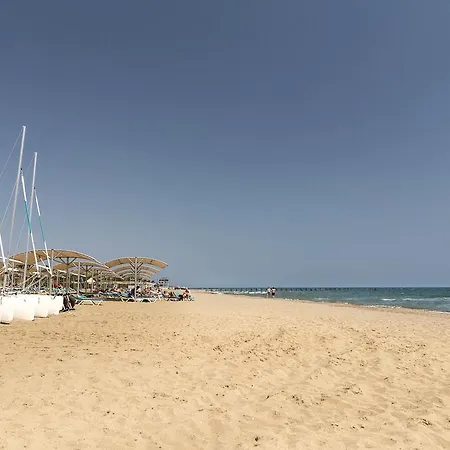 Jacaranda Beach Luxury Club بيليك