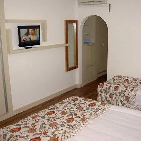Jacaranda Beach Luxury Club فندق 5*