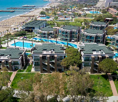 Jacaranda Beach Luxury Club