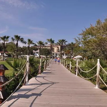 Jacaranda Beach Luxury Club Hotel