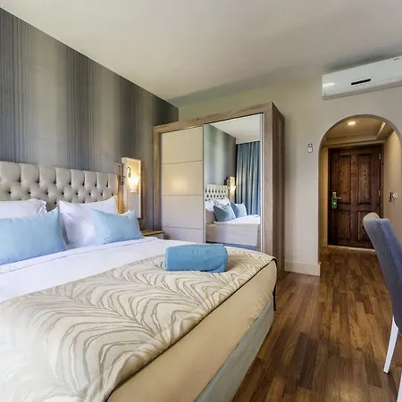 Jacaranda Beach Luxury Club Hotel 5*