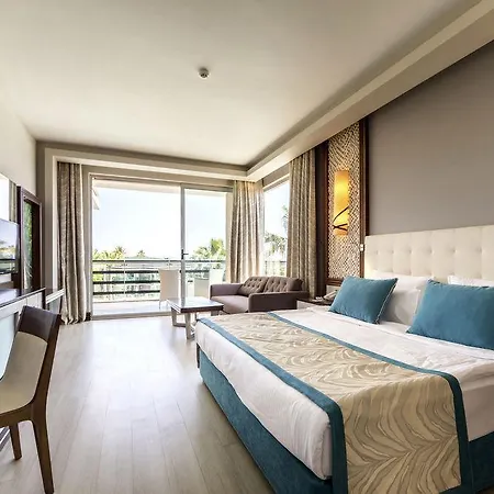 Jacaranda Beach Luxury Club